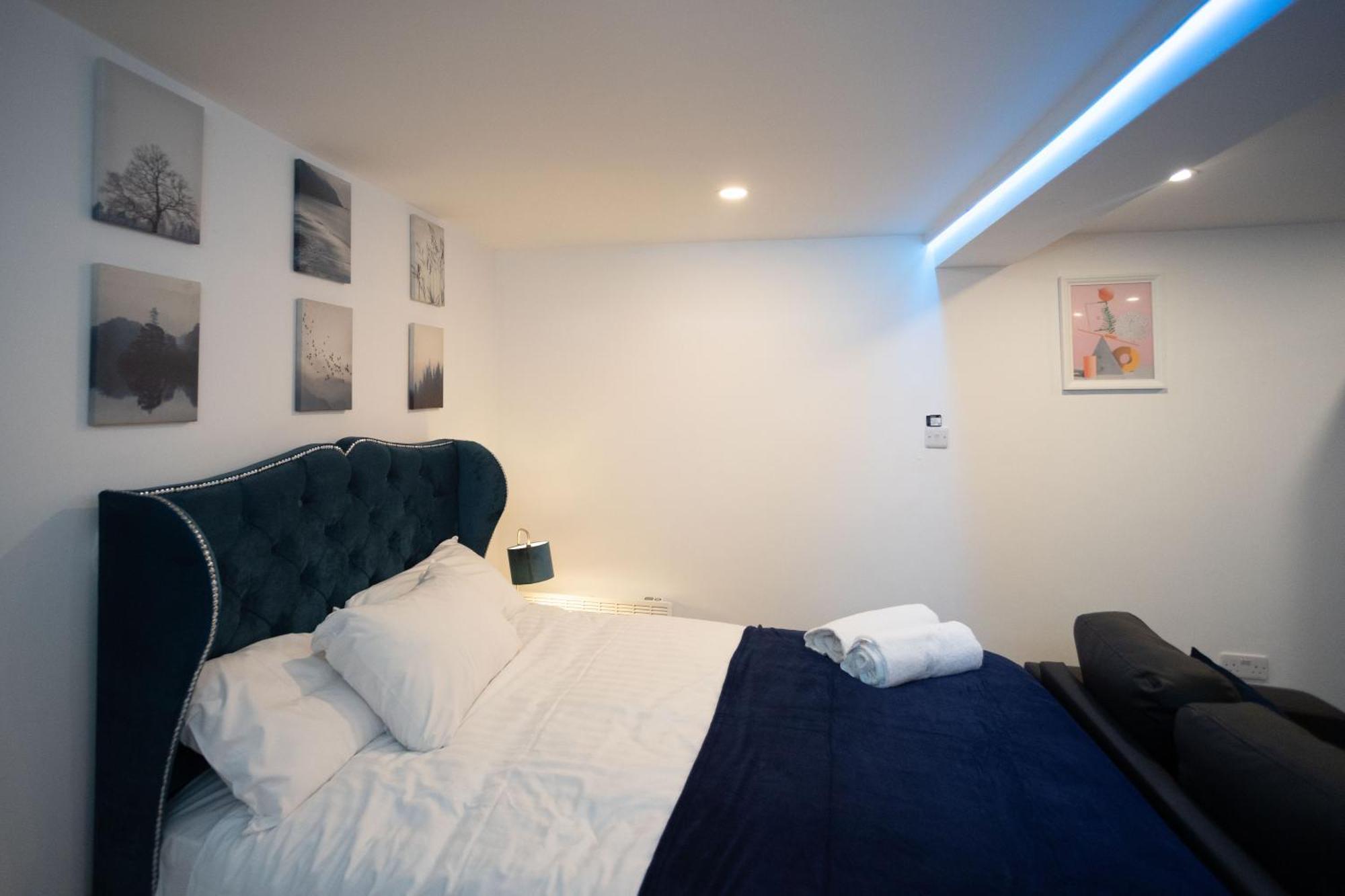 Carter House Apartments.....6 Beds In 3 Bedrooms Leeds  Room photo