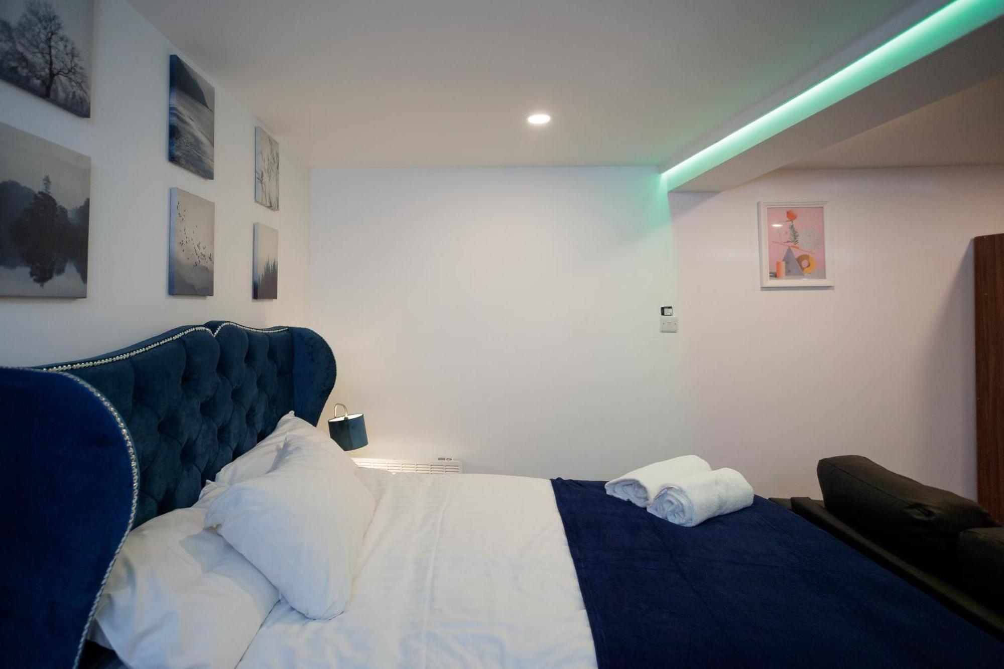 Carter House Apartments.....6 Beds In 3 Bedrooms Leeds  Room photo